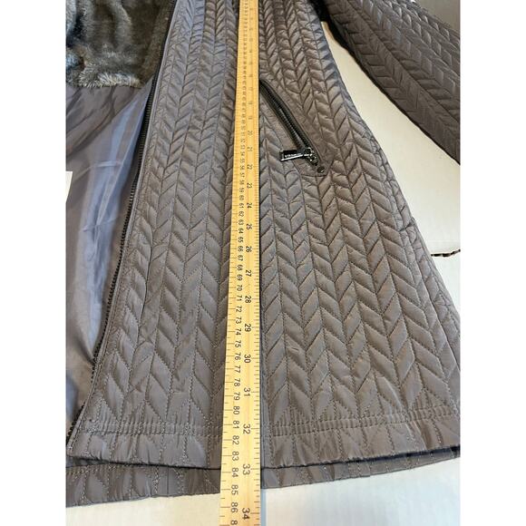 BCBGeneration Quilted Chevron XS Coat Puffer Faux Fur Jacket Gray Parka New - Picture 13 of 13